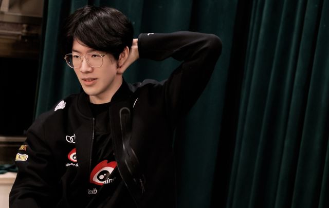 桌子动态分析：谁是鱼，谁是鲨鱼，谁在装模作样？（桌上生态解读：谁是鱼，谁是鲨，谁在伪装？）