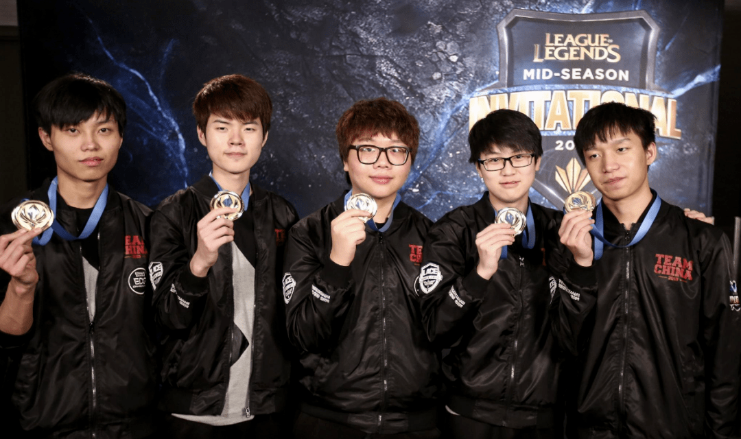 白云又叕倒啦！icon伊泽瑞尔超神暴走三杀 icon队1-0Letme队